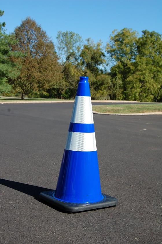 28 inch Traffic Cones