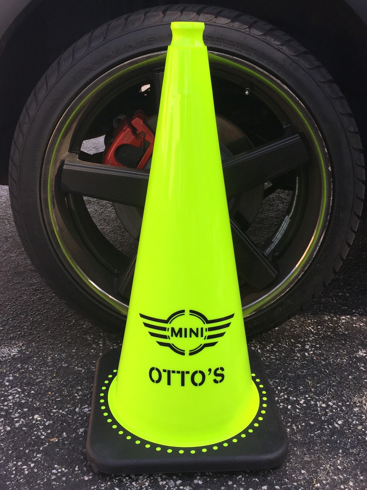 28 inch Traffic Cones | TrafficCones.com