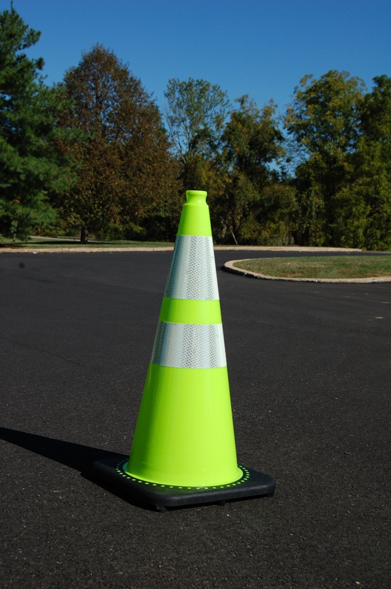 lime 28 inch 7 lbs black base cone with 6 inch 4 inch reflective