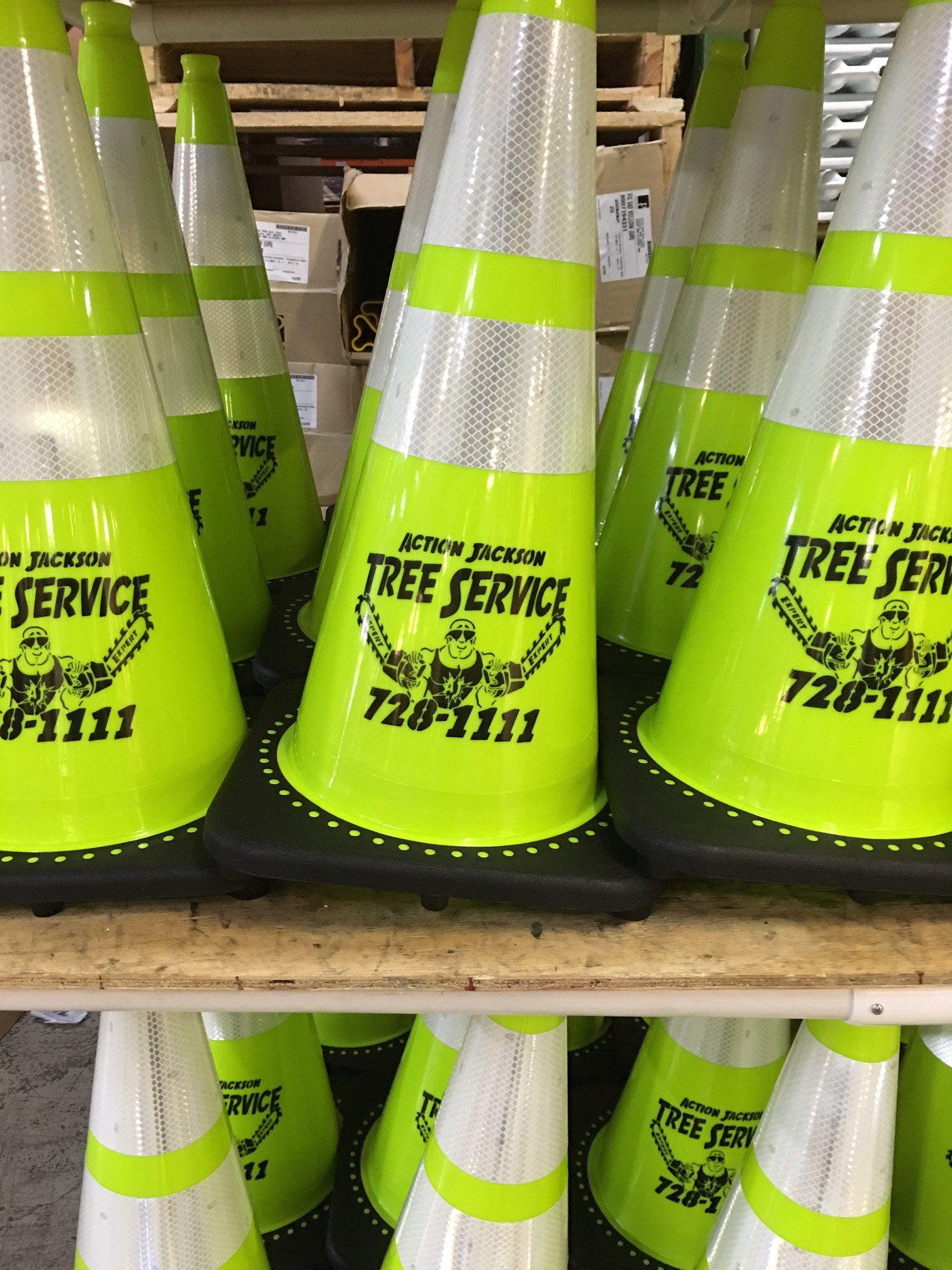 28 inch Traffic Cones CRL28RC64CONE LOGO